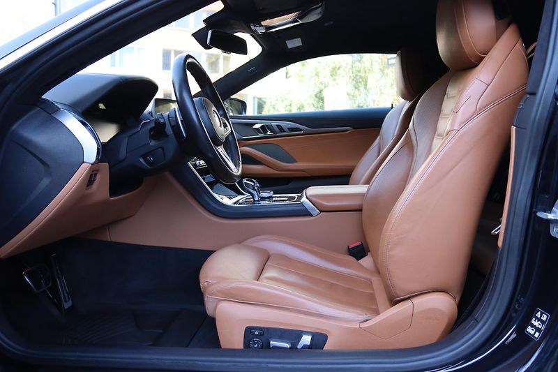 BMW Řada 8 BMW M850i xDrive Coupe - fotka 28 z 60
