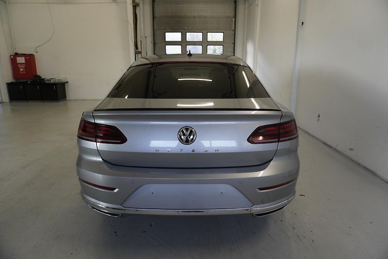 Volkswagen Arteon (2017) 2.0 TDI 140kW R-LINE  DSG 7 - fotka 9 z 38