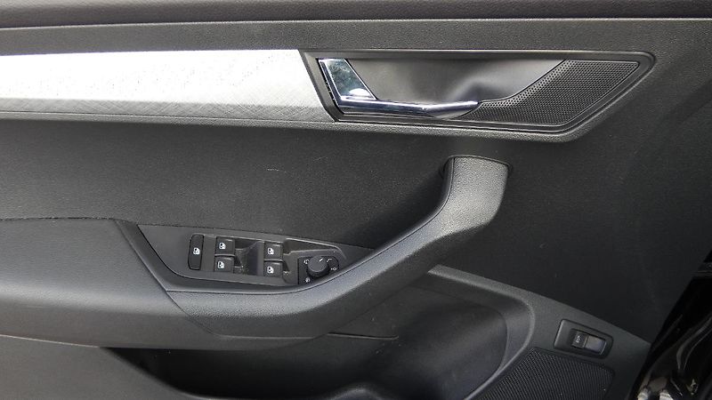 Škoda Karoq 2.0 TDI Ambition DSG - fotka 9 z 24