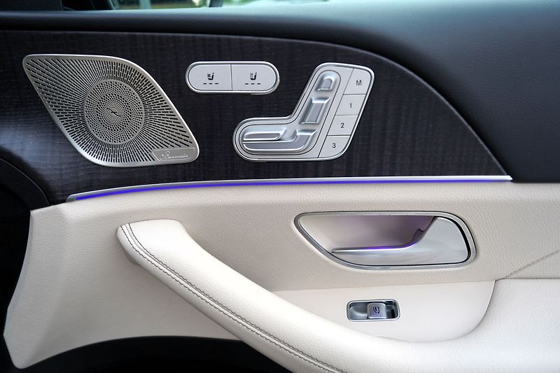 Mercedes-Benz GLS 580 4Matic/AMG/21/HUD/ČR - fotka 23 z 49
