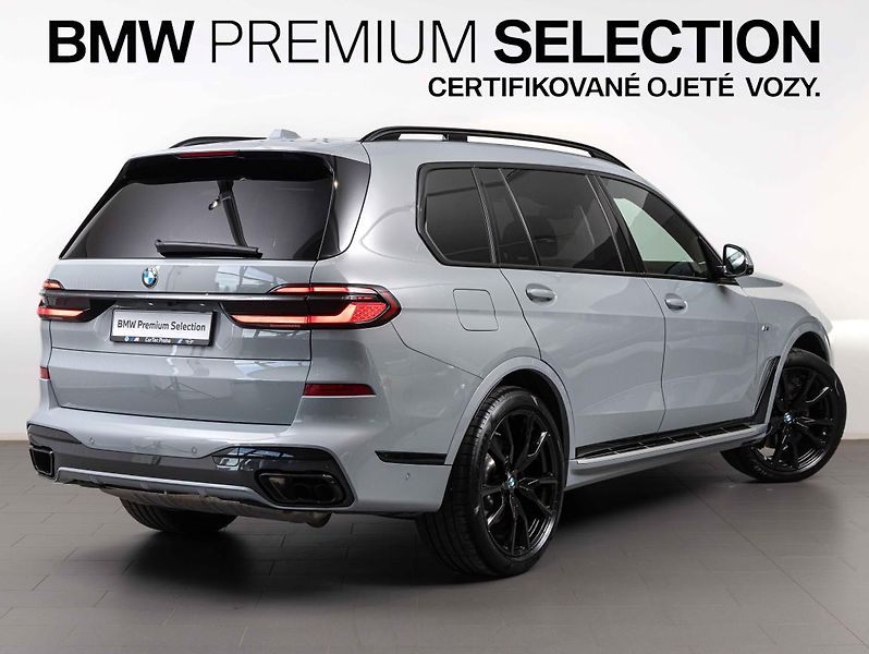 BMW X7 xDrive40i - fotka 5 z 25