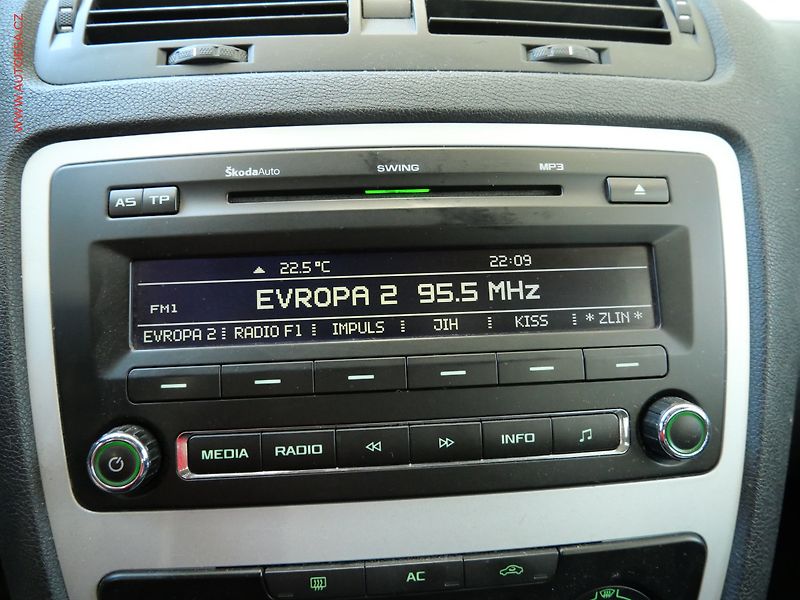 Škoda Octavia (2010) 1.6 TDi, Ambiente - fotka 15 z 18