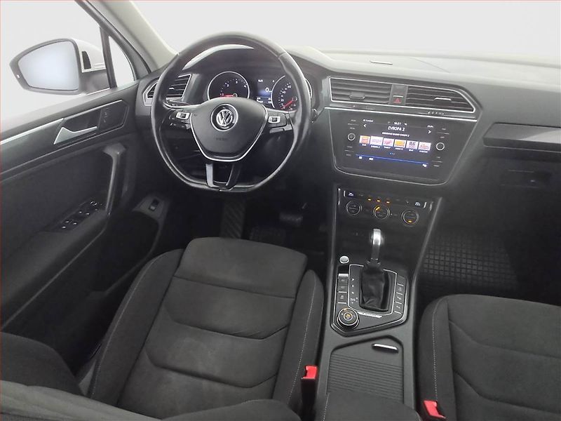 Volkswagen Tiguan (2017) R-Line 2.0 TDI, 4X4, Automat - fotka 7 z 20