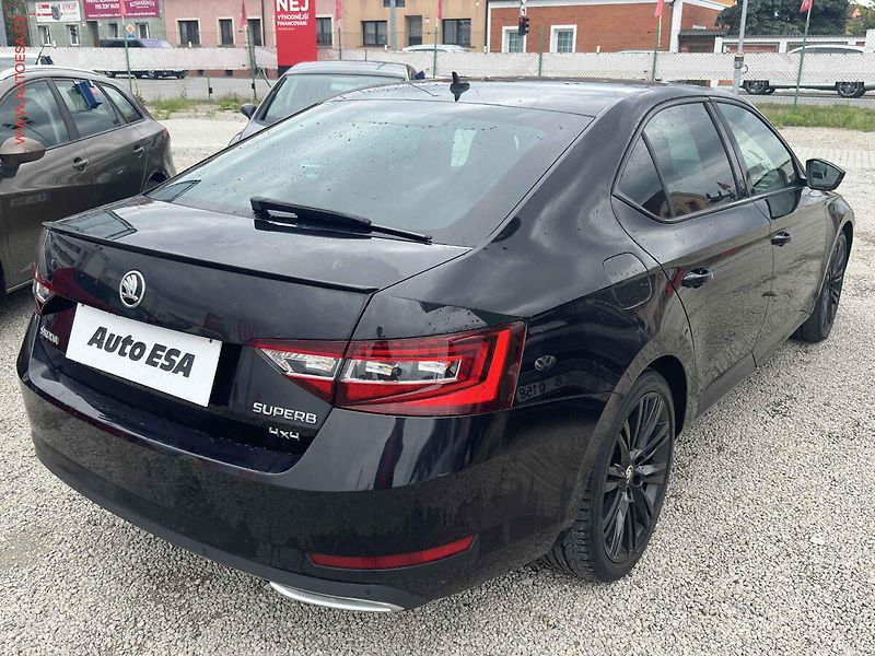 Škoda Superb (2017) 2.0TDi 4x4, ČR, DSG, bixen - fotka 4 z 23