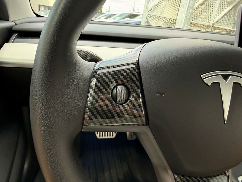 Tesla Model 3 Long Range AWD - fotka 31 z 41
