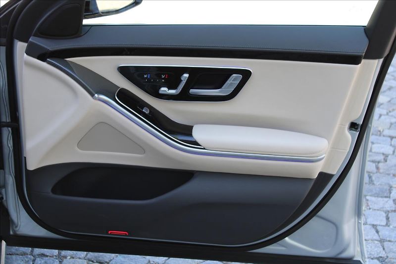 Mercedes-Benz Třídy S 350d 4M/PANO/HUD/360°/CZ - fotka 34 z 50
