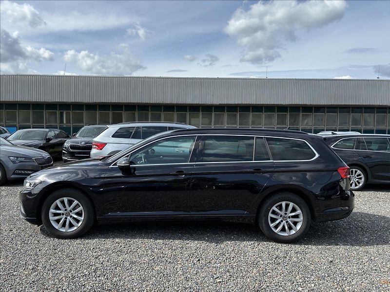 Volkswagen Passat 2,0 TDI TAŽNÉ KAMERA KEYLESS - fotografie inzerátu