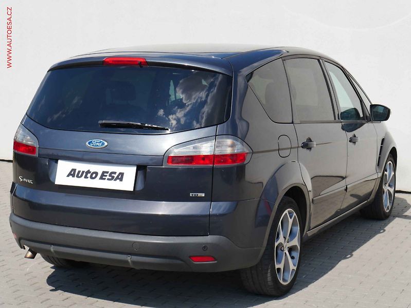 Ford S-MAX (2008) 2.0 TDCi, AC, park.asist - fotka 4 z 18