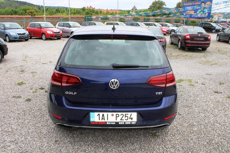 Volkswagen Golf (2017) REZERVACE - fotka 7 z 15
