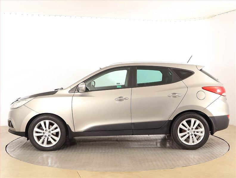 Hyundai ix35 (2010) 2.0 CRDi, 4X4, Serv.kniha - fotka 3 z 16