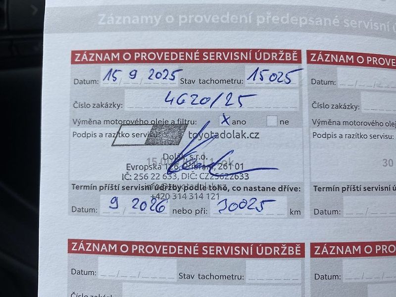 Toyota Yaris Cross 1.5HEV, ČR-1m, Style, DPH - fotka 26 z 26