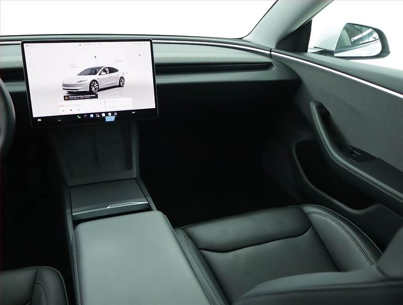 Tesla Model 3 (2023) Standard Range LFP, SoH 96% - fotka 8 z 22