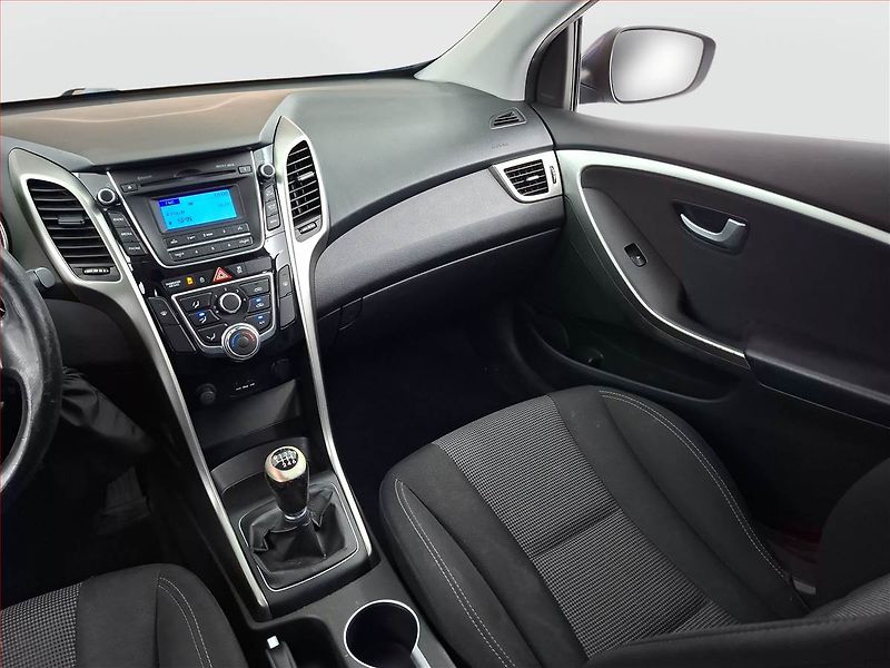Hyundai i30 (2012) 1.6 MPI, Tempomat - fotka 8 z 15
