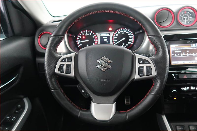 Suzuki Vitara (2017) 1.4 BoosterJet, 4X4 - fotka 15 z 19