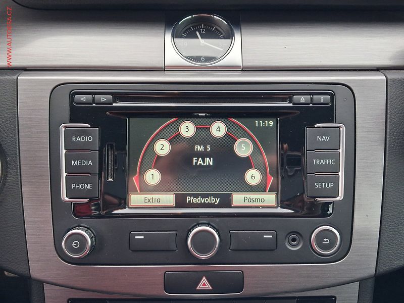 Volkswagen Passat (2012) 2.0TDI, DSG - fotka 16 z 23