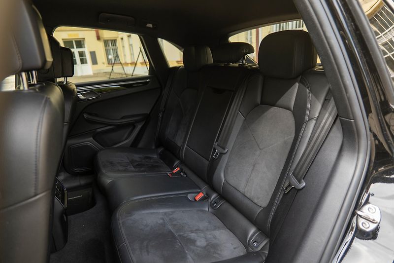 Porsche Macan S 3.0 V6 Alcantara 1. majitel - fotka 18 z 31