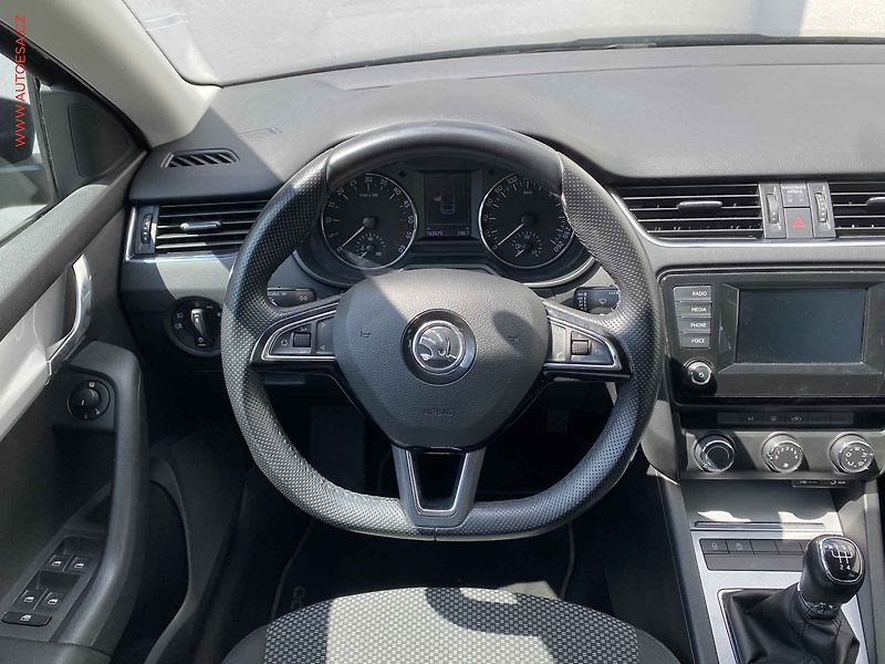 Škoda Octavia (2014) 1.6 TDi, Ambition, navi - fotka 11 z 18