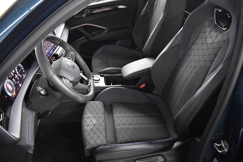 Volkswagen Tayron (2025) 2.0TDI 142kW 4Motion DSG, LED - fotka 26 z 29