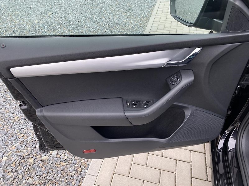 Škoda Octavia 1.4 TSI 110kW - 1xMAJ. - NAVI - fotka 13 z 45