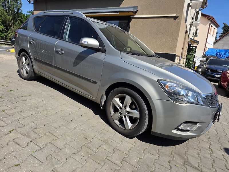 Kia Ceed 1.4-NÍZKÉ KM-ZACHOVALÝ STAV - fotka 5 z 11