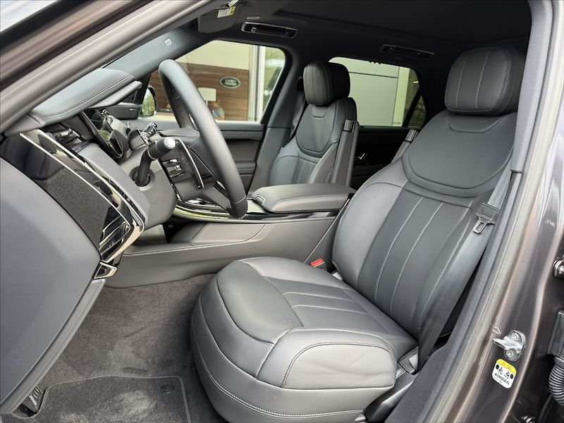 Land Rover Range Rover Sport (2026) 3,0 DYNAMIC SE D250 - fotka 10 z 24