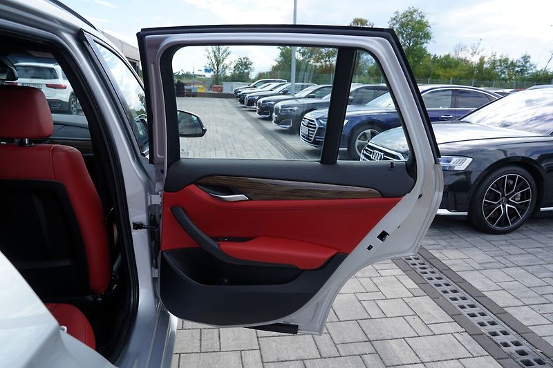 BMW X1 2.0d xDrive/manuál/Designation - fotka 17 z 36