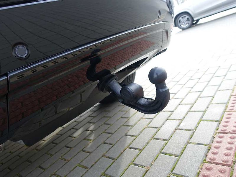Land Rover Range Rover Velar 3,0 Dynamic SE D300 4x4 aut. - fotka 36 z 38