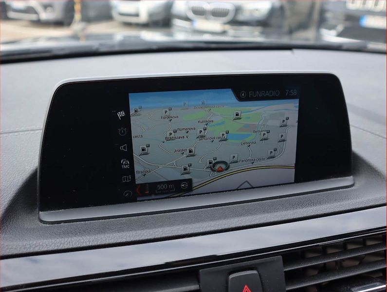 BMW Řada 1 (2019) 116d, Automat, Serv.kniha - fotka 16 z 22