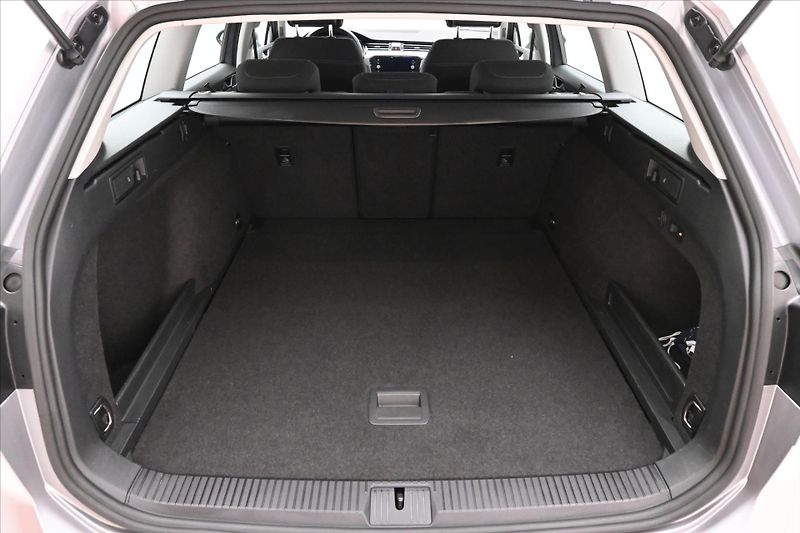 Volkswagen Passat 2,0 TDI 110 kW DSG Business Zá - fotka 10 z 31