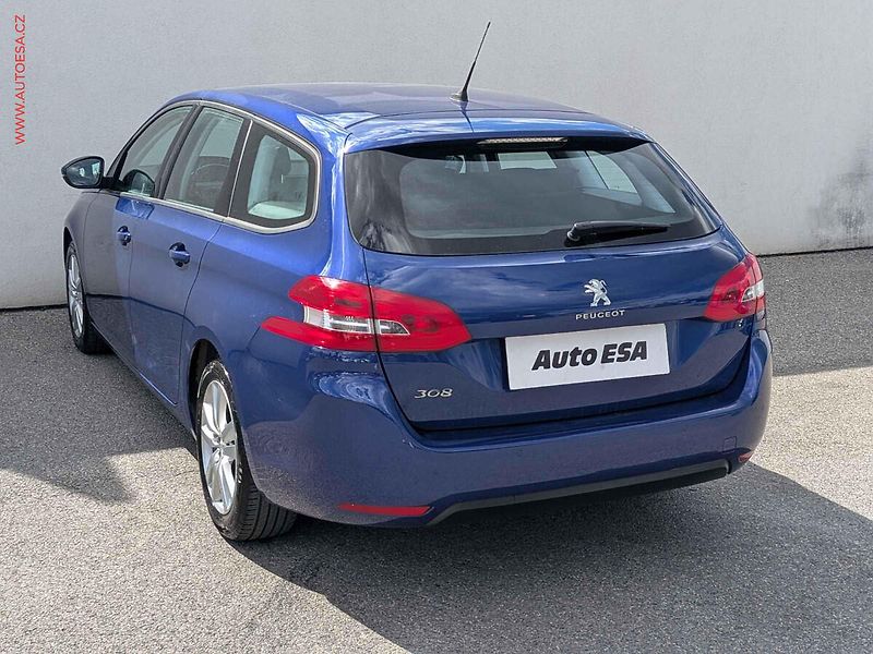 Peugeot 308 (2018) 1.6 HDi, 2.maj,ČR, AC, tempo - fotka 6 z 17