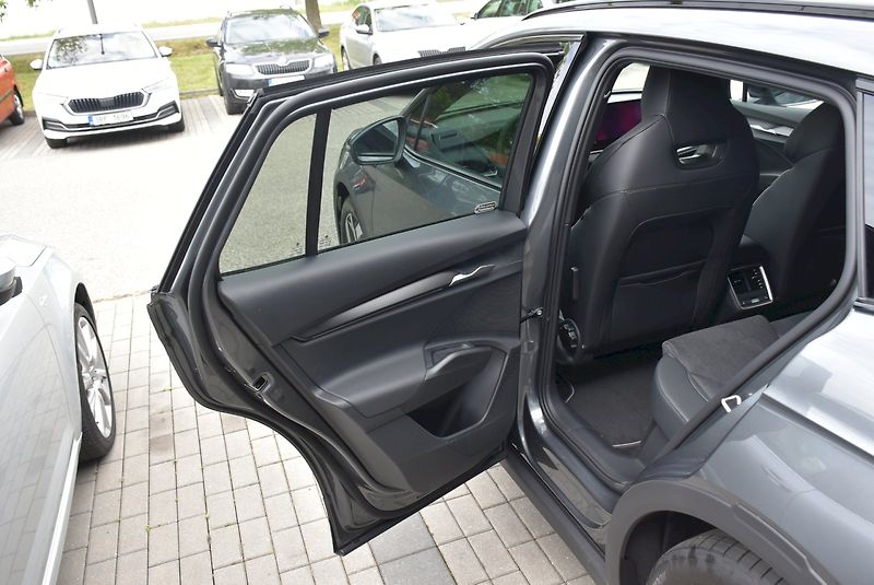 Škoda Elroq (2026) Sportline 85 - fotka 14 z 35