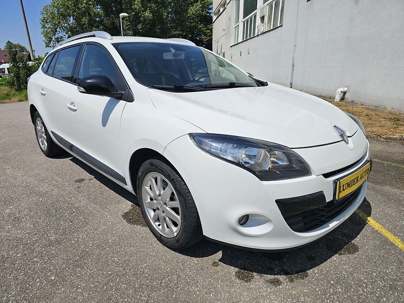Renault Mégane (2012) 1.6i - fotka 7 z 17