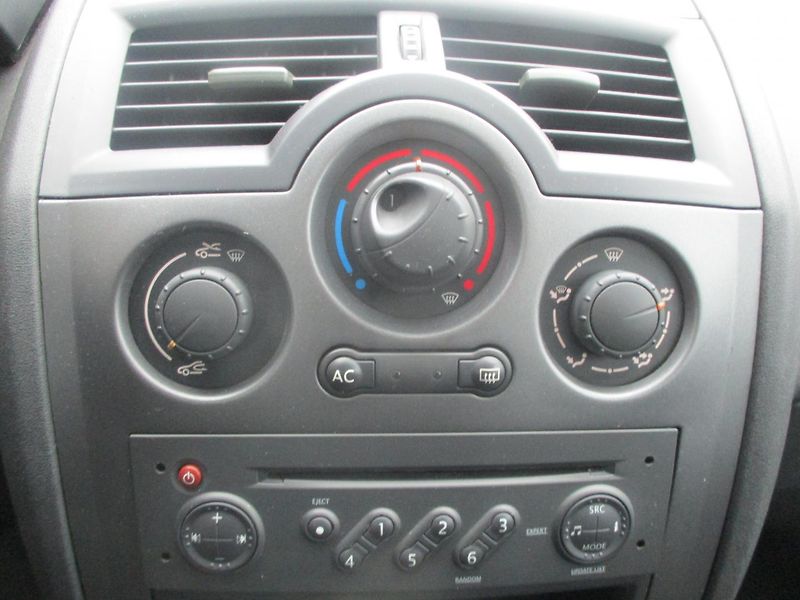 Renault Mégane 1.6i KLIMA - fotka 18 z 24