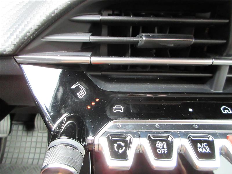 Peugeot 208 1,2 PureTech Allure, LED, Nové - fotka 21 z 29