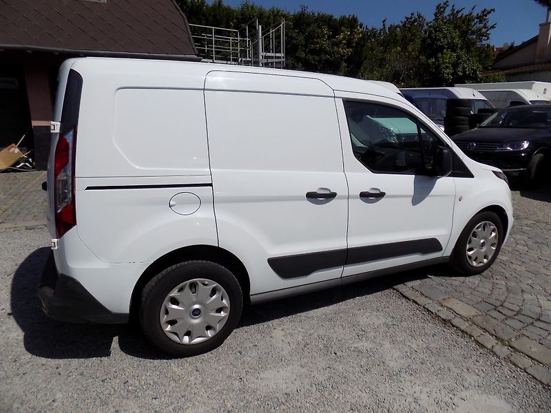 Ford Transit Connect 1,5 TDCI 88 KW KLIMA ČR!!! - fotka 10 z 44