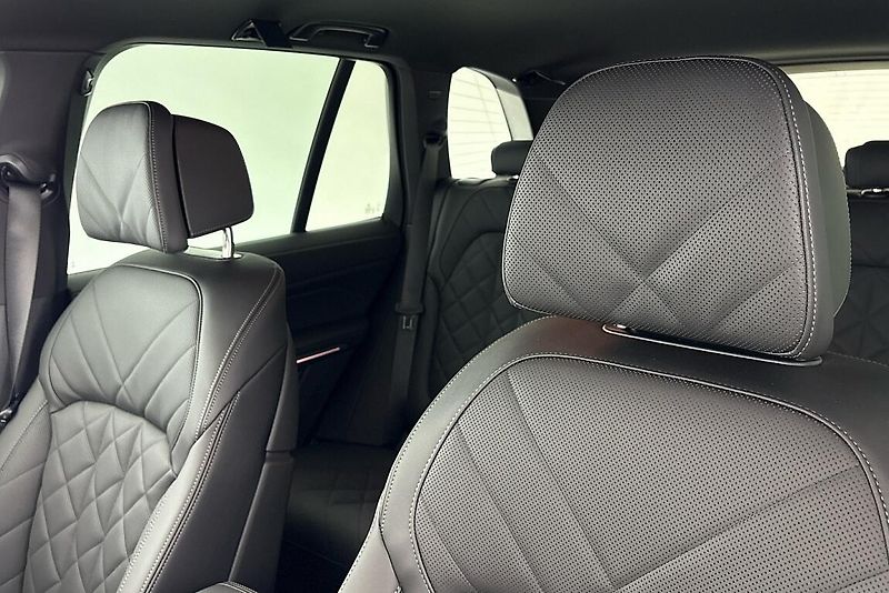 BMW X5 xDrive30d - fotka 7 z 28