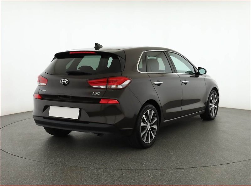 Hyundai i30 (2017) 1.6 CRDi, Serv.kniha, Kůže - fotka 5 z 20