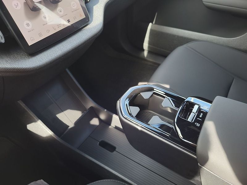 Volvo EX30 CROSS COUNTRY PLUS P8 AWD Elec - fotka 30 z 35