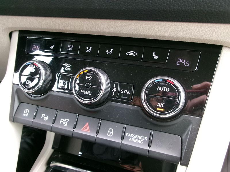 Škoda Kodiaq (2018) 2,0TSI 4x4 DSG NAVI ALU ČR - fotka 28 z 55
