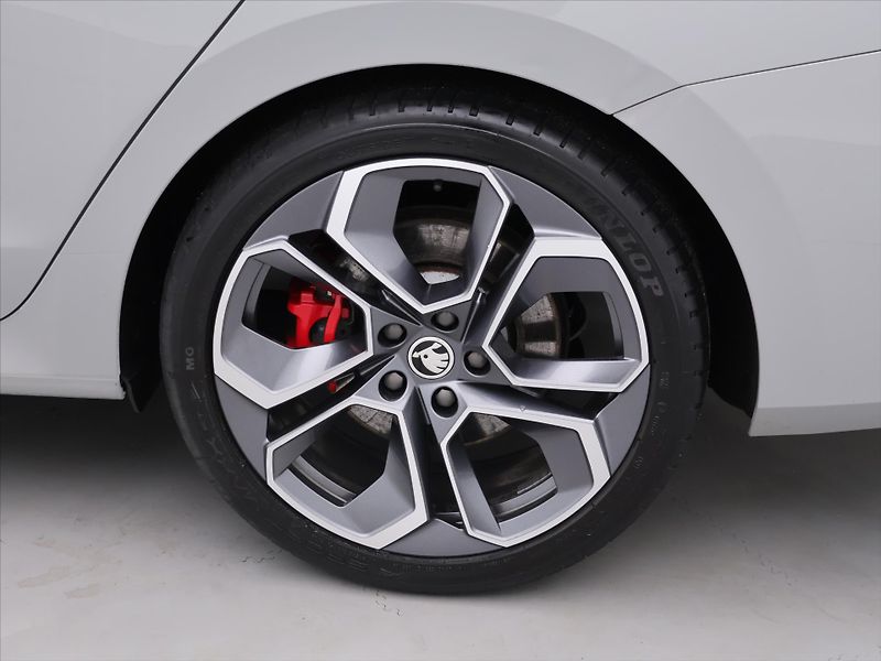 Škoda Octavia 2,0 TSI RS 180kW DSG CZ 1.Maj - fotka 23 z 30