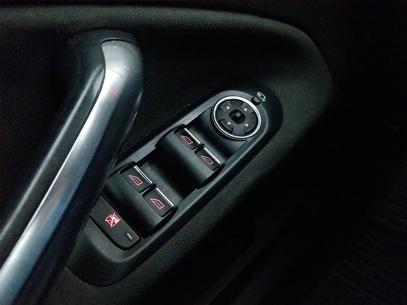 Ford Mondeo (2010) 2.0 TDCi, Automat, Tažné - fotka 17 z 20