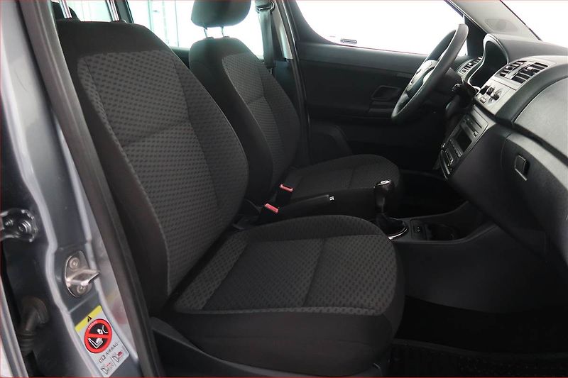 Škoda Roomster (2011) Ambition 1.2 TSI - fotka 9 z 14