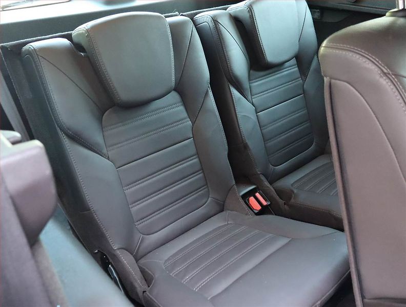 Renault Espace (2015) 1.6 dCi, 7 míst, Kůže, Navi - fotka 26 z 31