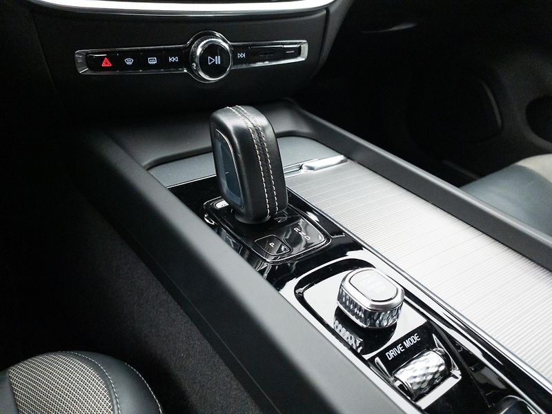 Volvo S60 B5 AWD R-DESIGN AUT CZ - fotka 26 z 44