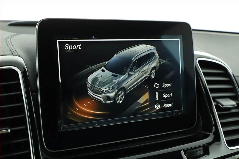 Mercedes-Benz GLS (2017) 500 4MATIC - fotka 12 z 21