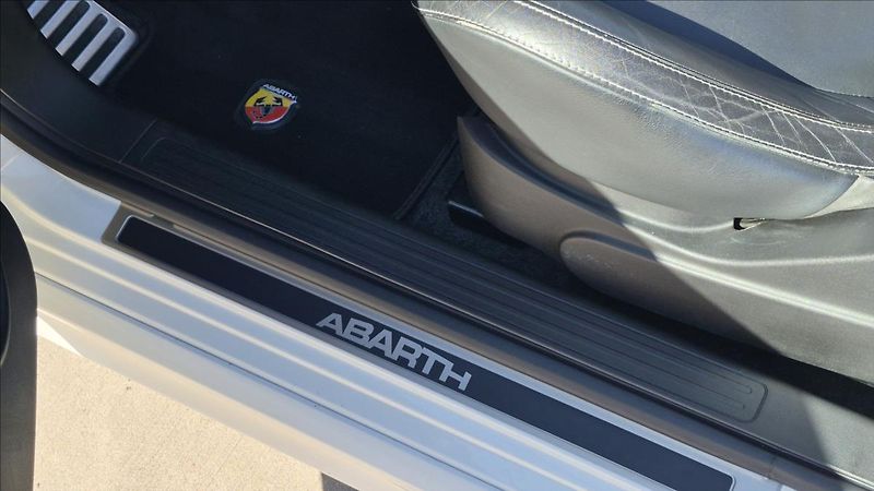 Abarth 500 1,4 500C Cabrio - fotka 17 z 20