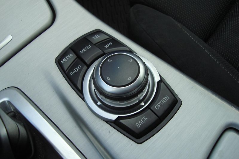 BMW Řada 5 (2013) 535d Xdrive,M-paket,S.kniha - fotka 58 z 73