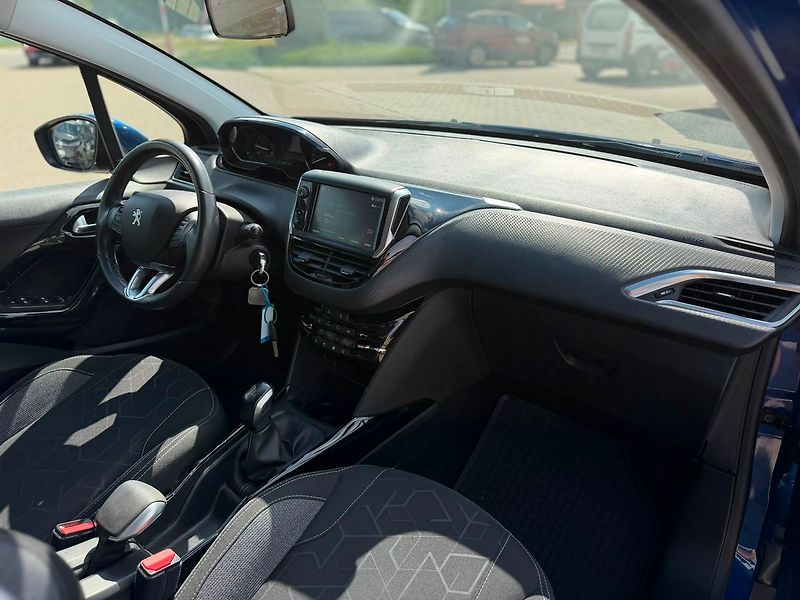 Peugeot 2008 Active 1.2PT 82 - fotka 21 z 26