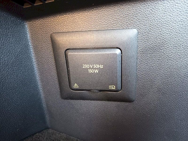 Volkswagen Tiguan (2021) 1.5 TSI 110kW LIFE - fotka 33 z 35