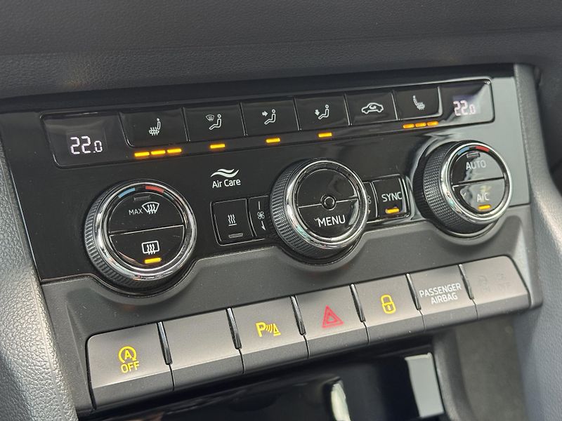 Škoda Karoq (2018) 1.5TSi MAN Style+ Kessy, tažné - fotka 41 z 52